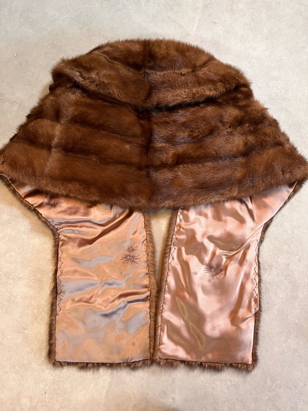 Vintage Mink Fur Stole Wrap Cape - 1940s - Satin Lining - Genuine Fur - Brown - Picture 9 of 10
